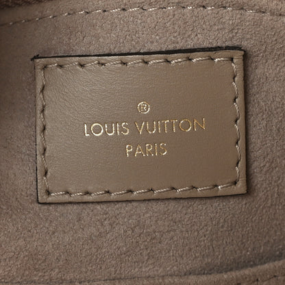 Louis Vuitton Empreinte Monogram Giant Onthego MM Tourterelle 6 of 8