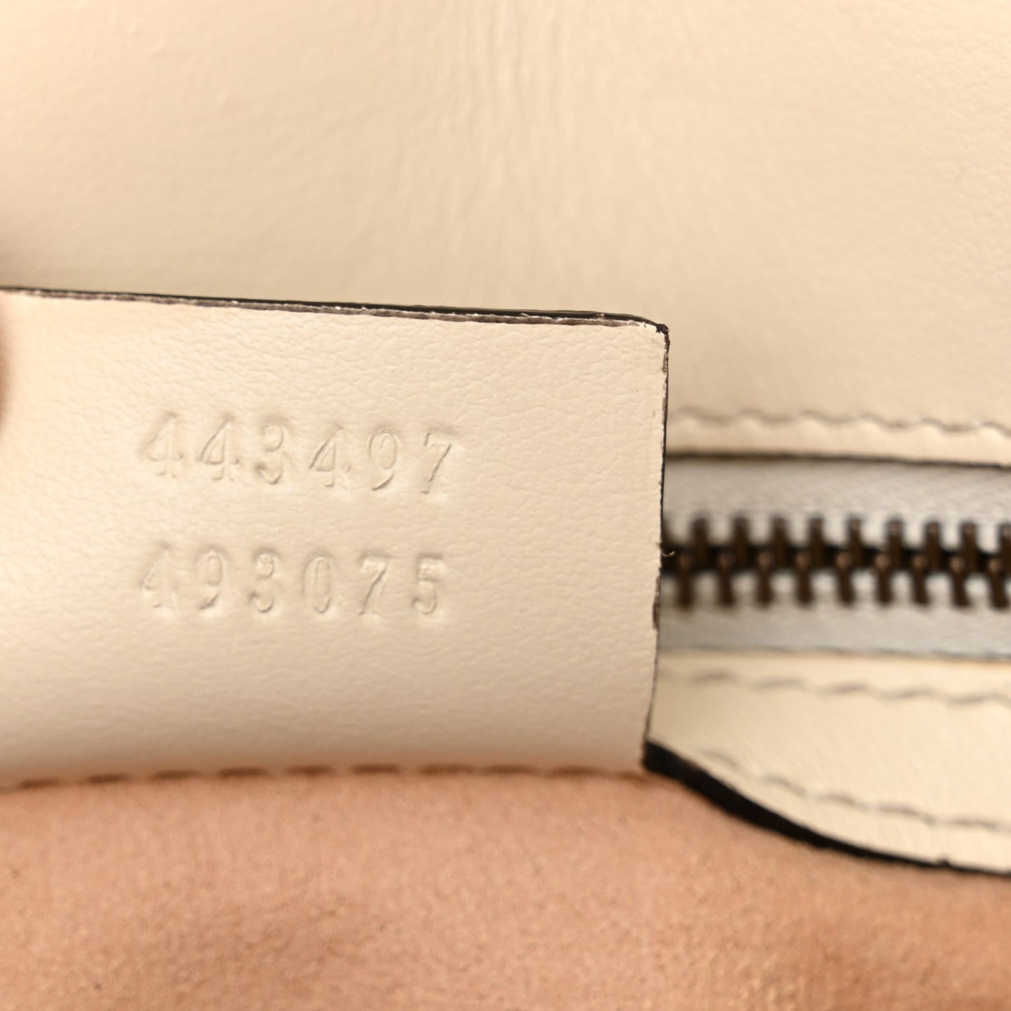 Calfskin Matelasse Medium GG Marmont Shoulder Bag White
