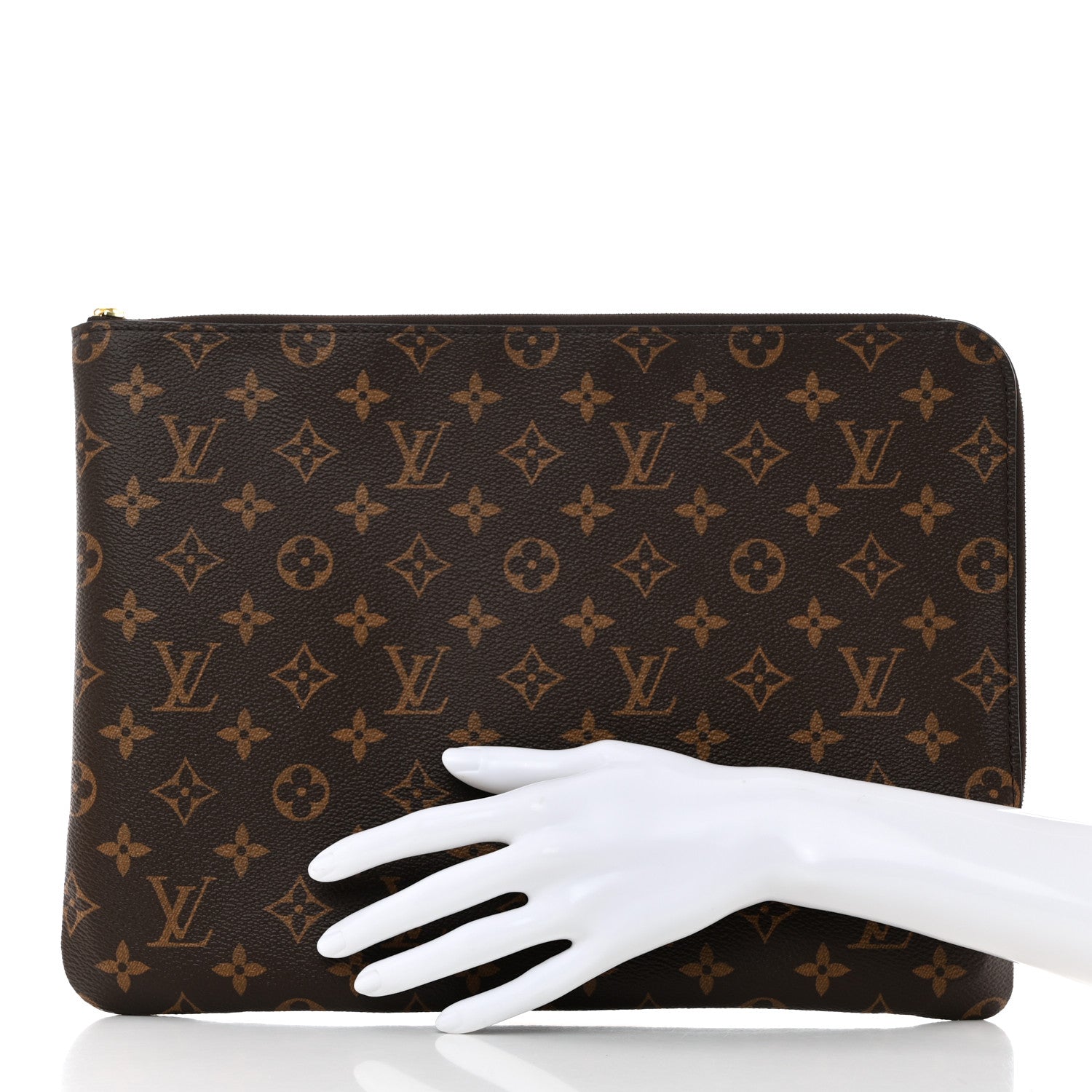 Louis Vuitton Monogram Etui Voyage MM Pouch 2 of 7