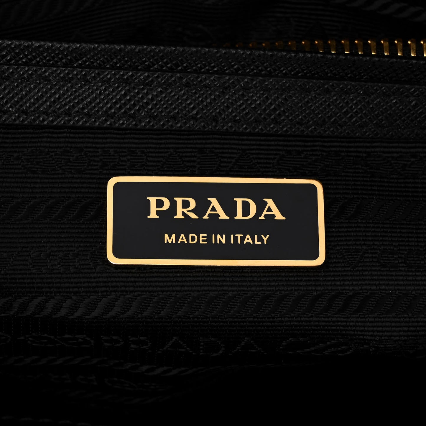 Jacquard Saffiano Triangolo Symbole Embroidered Small Galleria Double Zip Tote Black Corda