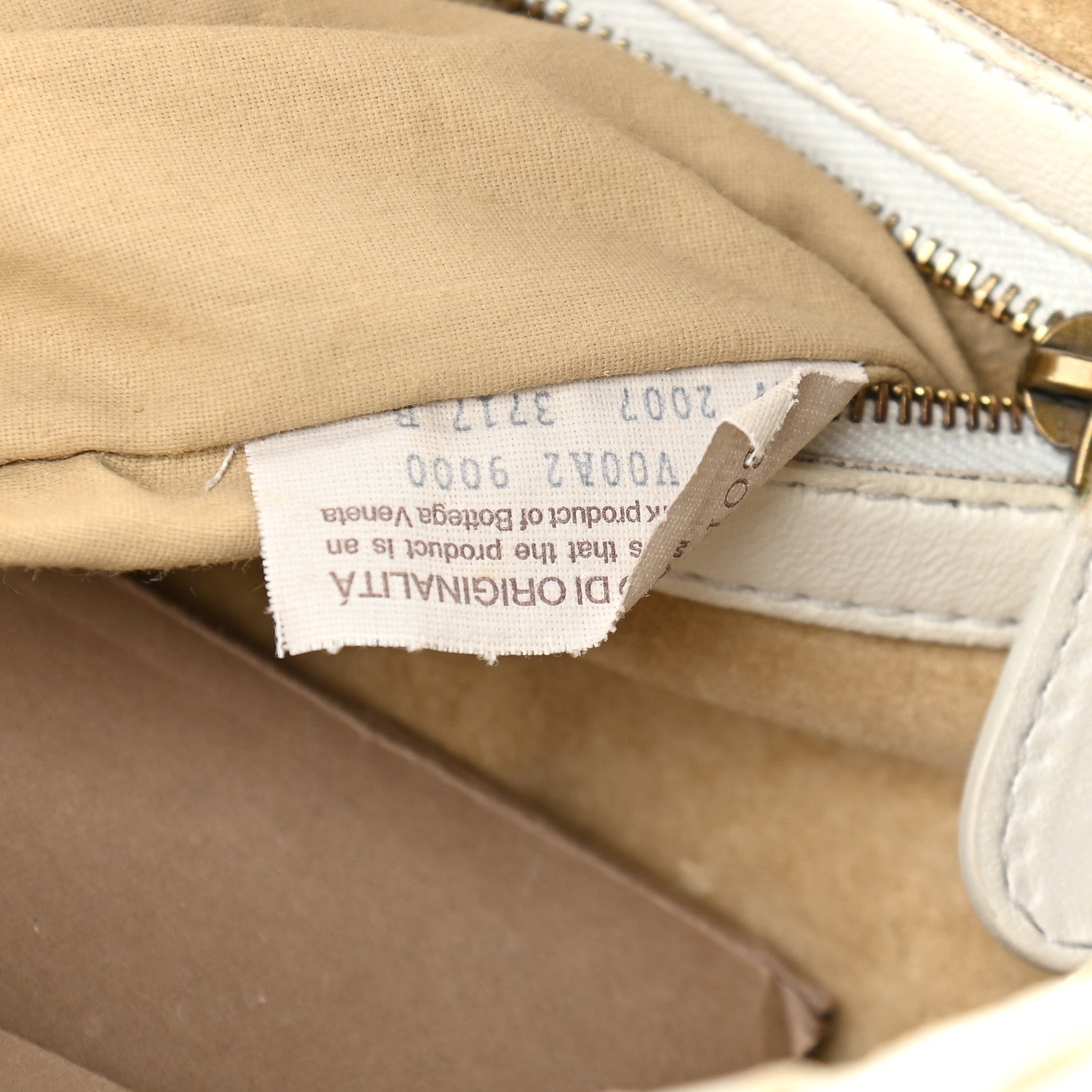 Bottega Veneta Nappa Intrecciato Montaigne Bag White 8 of 10