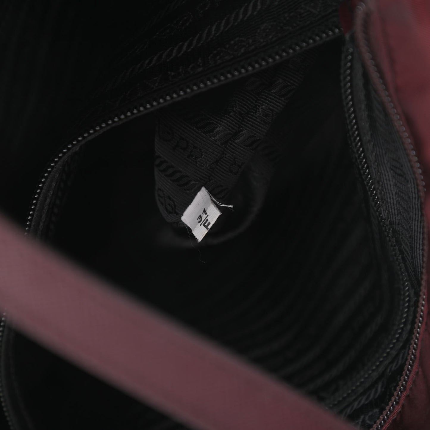Tessuto Nylon Saffiano Tote Granato
