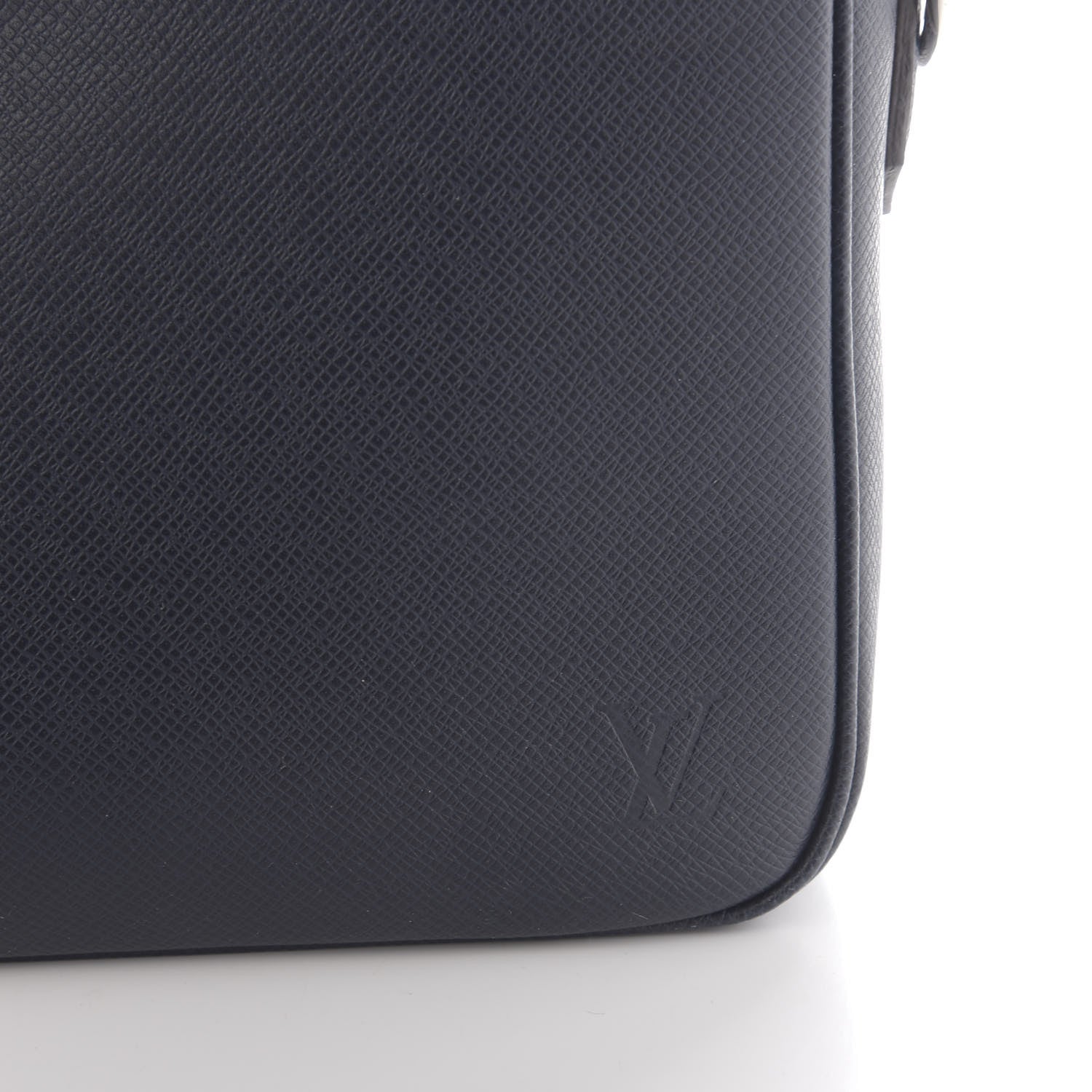 Louis Vuitton Taiga Porte-Documents Business Bleu Marine 9 of 9