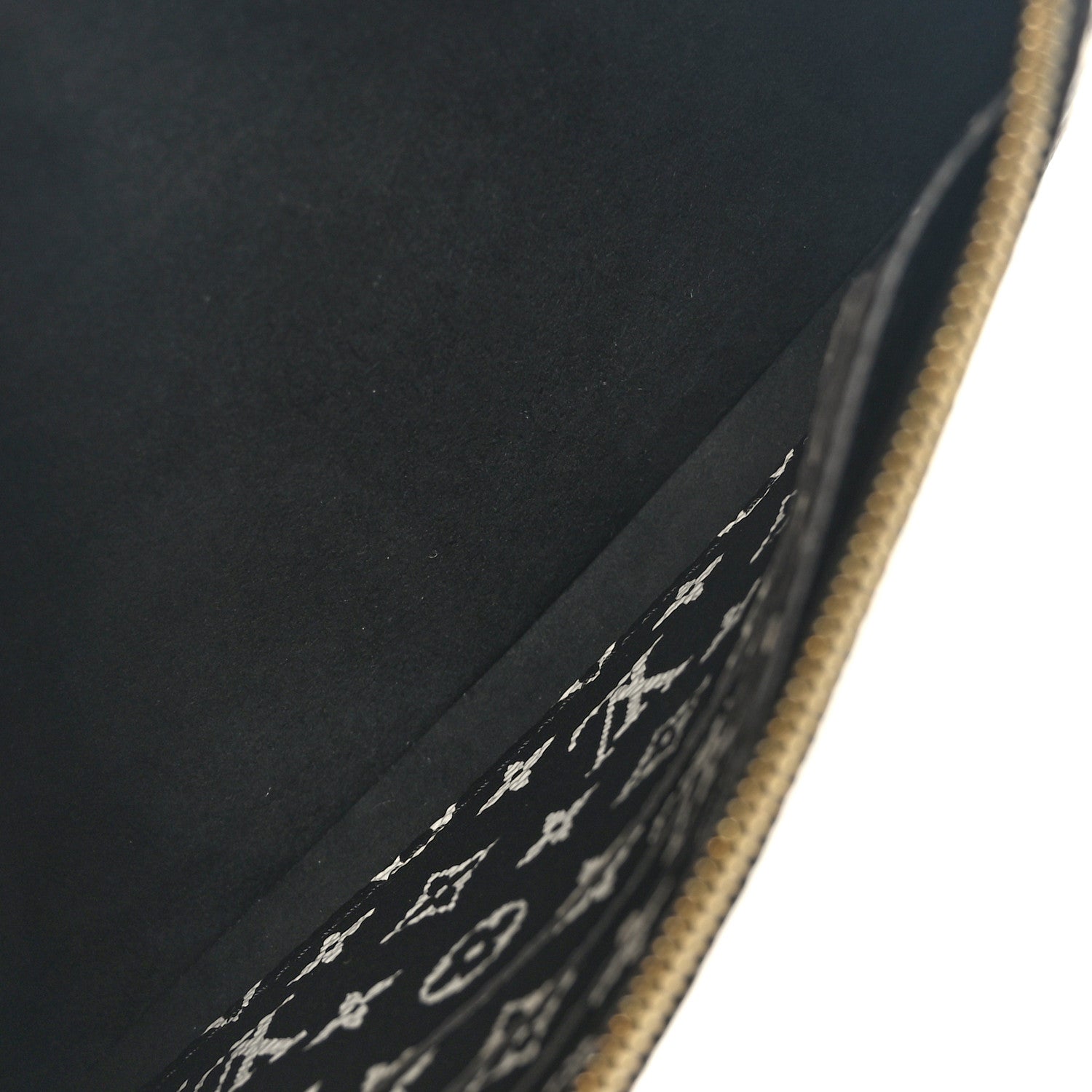 Louis Vuitton Monogram Giant Jungle Pochette Double Zip Black 5 of 9
