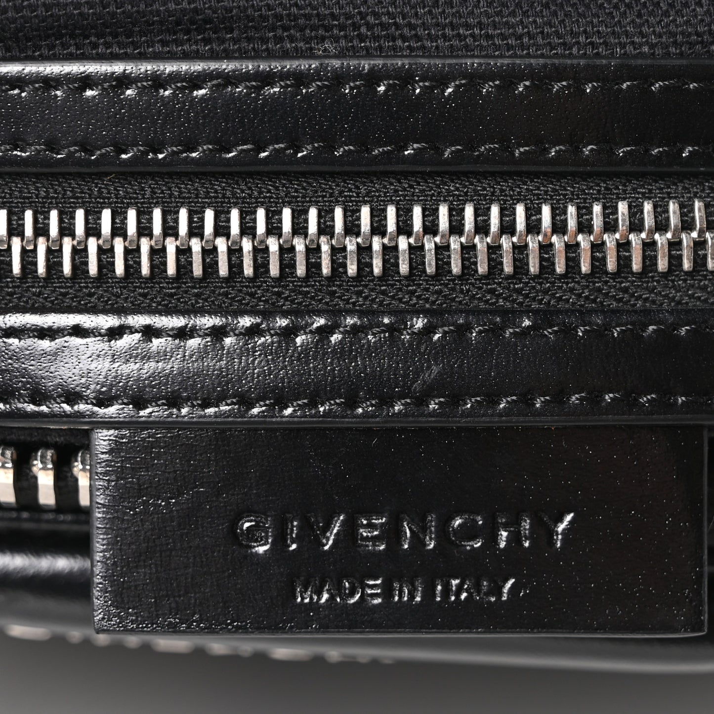 Shiny Lord Calfskin Small Antigona Black