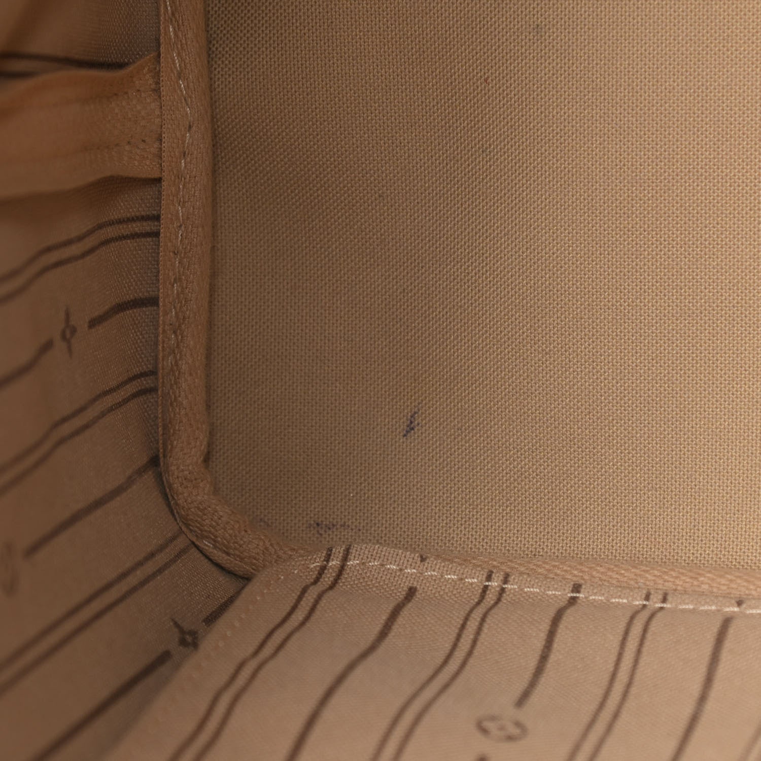 Louis Vuitton Monogram Neverfull MM 6 of 10