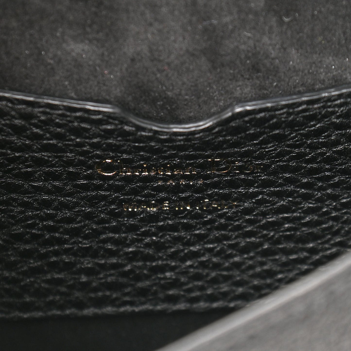 Grained Calfskin Medium Bobby Flap Black