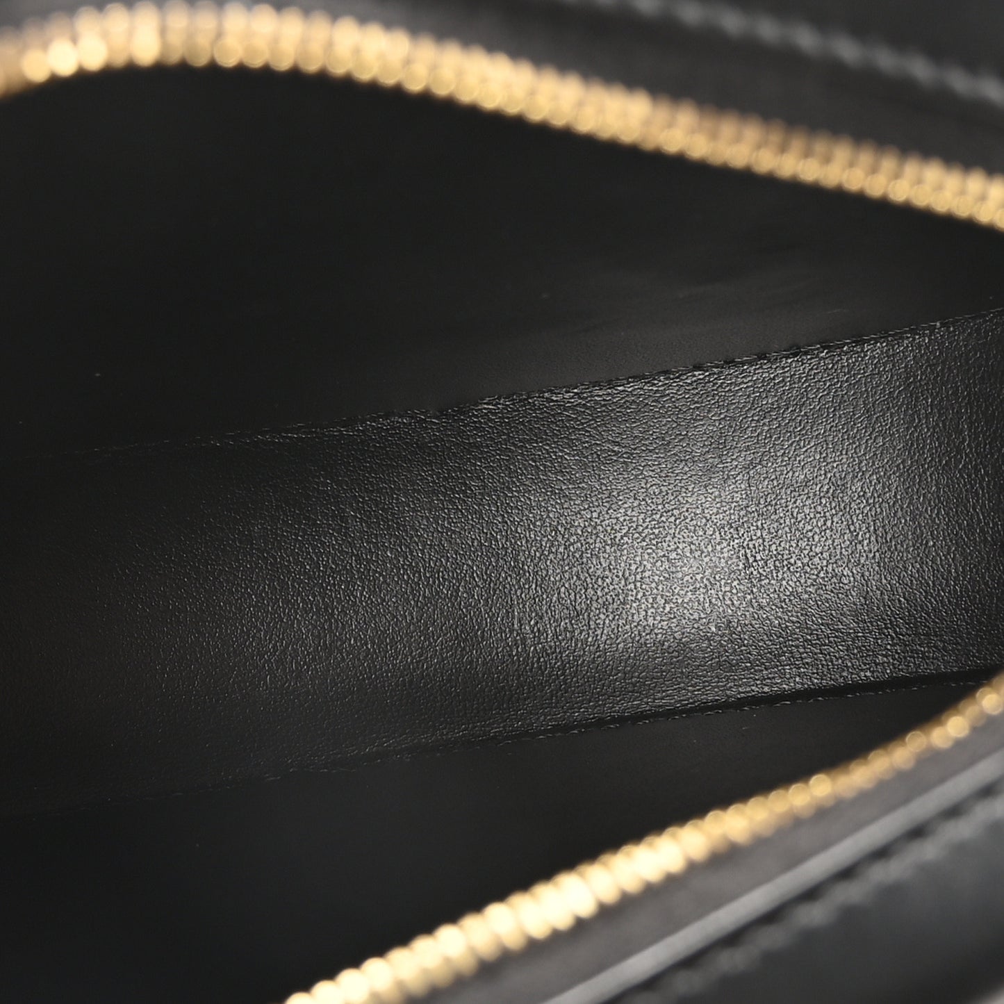 Smooth Calfskin Cuir Small Triomphe Oval Crossbody Purse Black