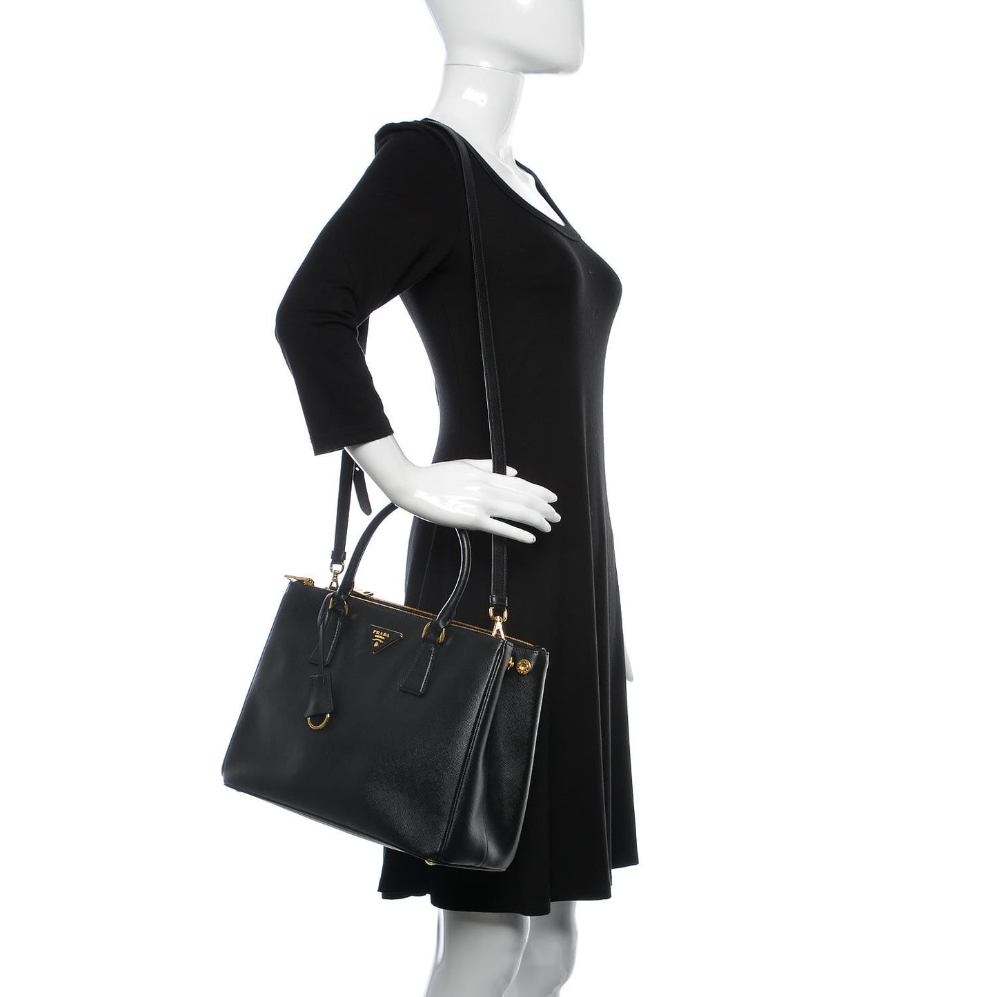 Saffiano Medium Galleria Double Zip Tote Black