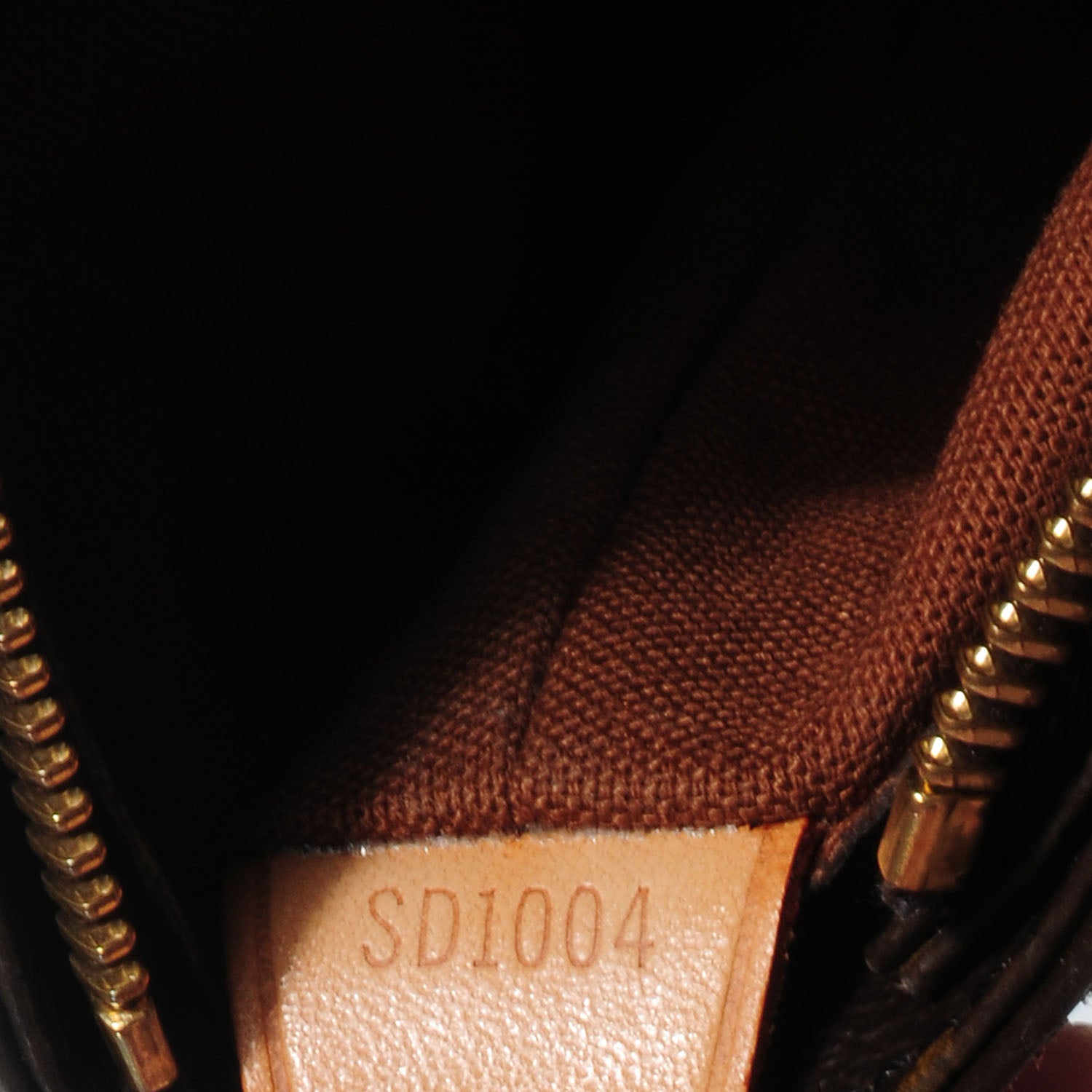 Louis Vuitton Monogram Cabas Mezzo 7 of 7