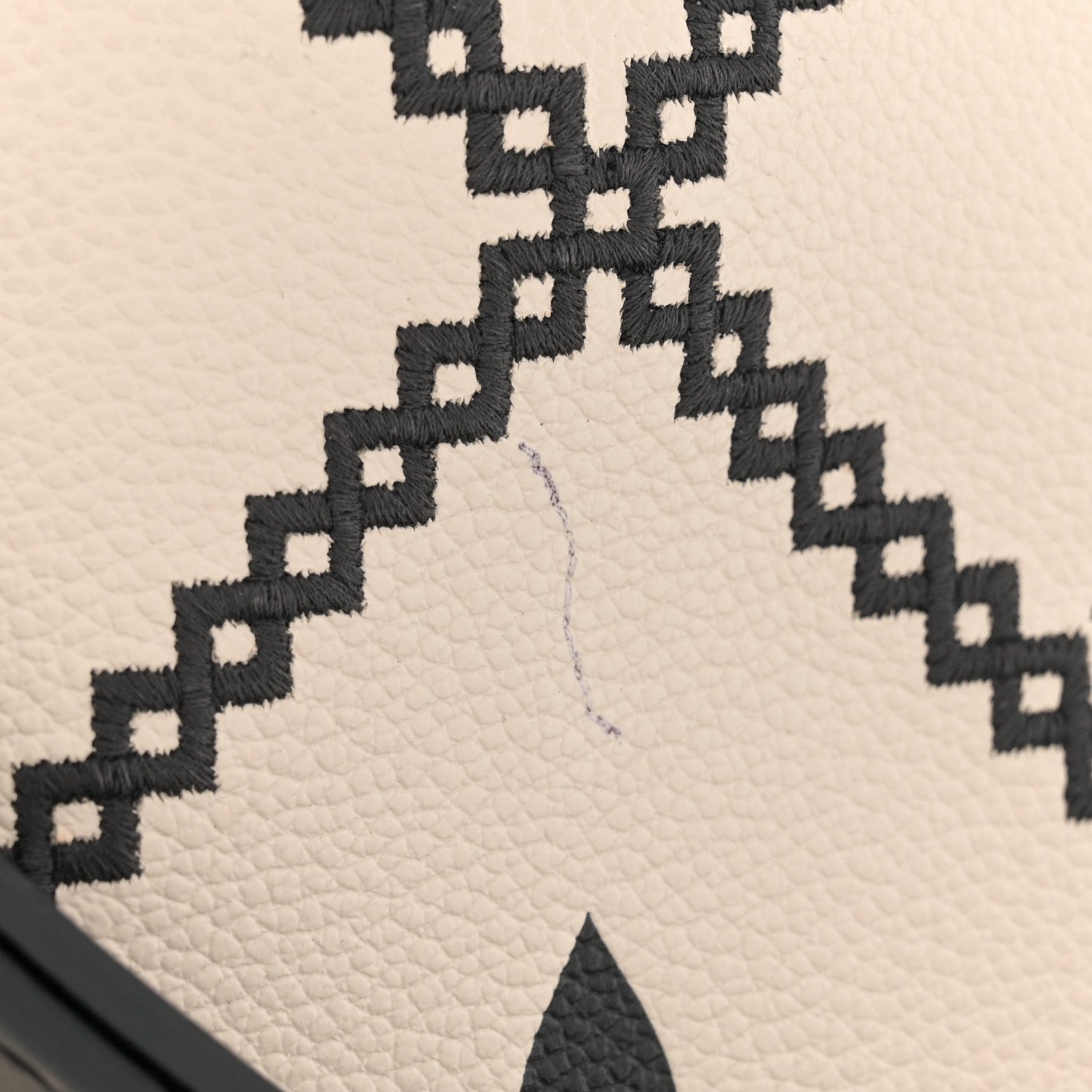Louis Vuitton Empreinte Monogram Giant Broderies Neonoe MM Cream Black 10 of 13