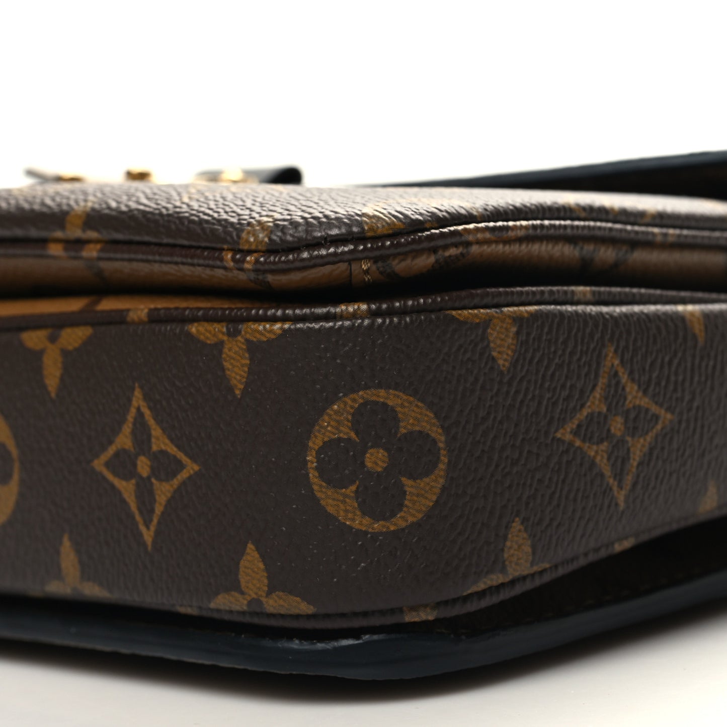 Reverse Monogram Pochette Metis