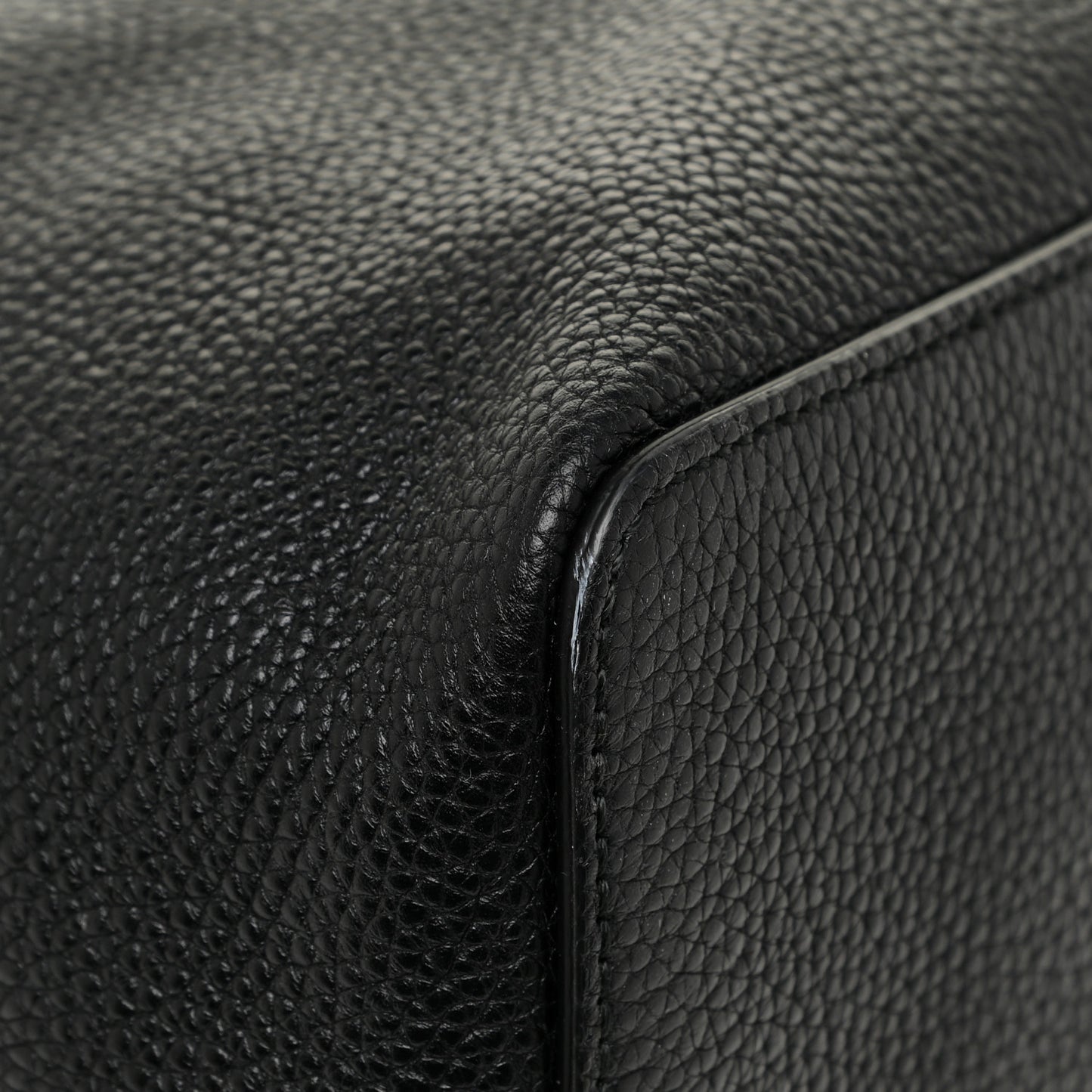 Pebbled Calfskin Large Soho Hobo Black
