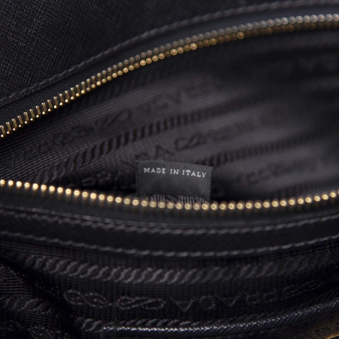 Saffiano Large Galleria Double Zip Tote Black