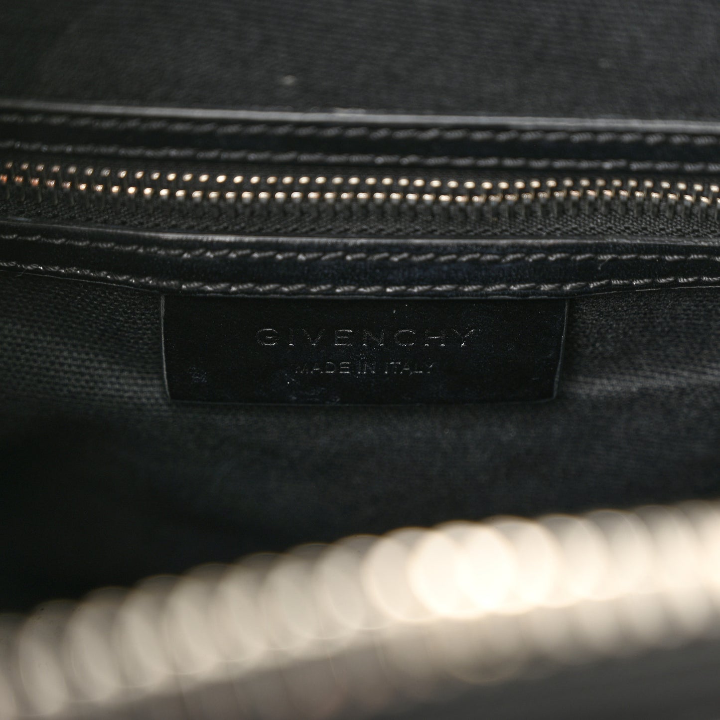 Shiny Lord Calfskin Small Antigona Black