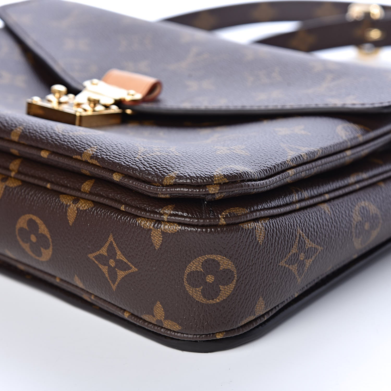 Louis Vuitton Monogram Pochette Metis 9 of 9