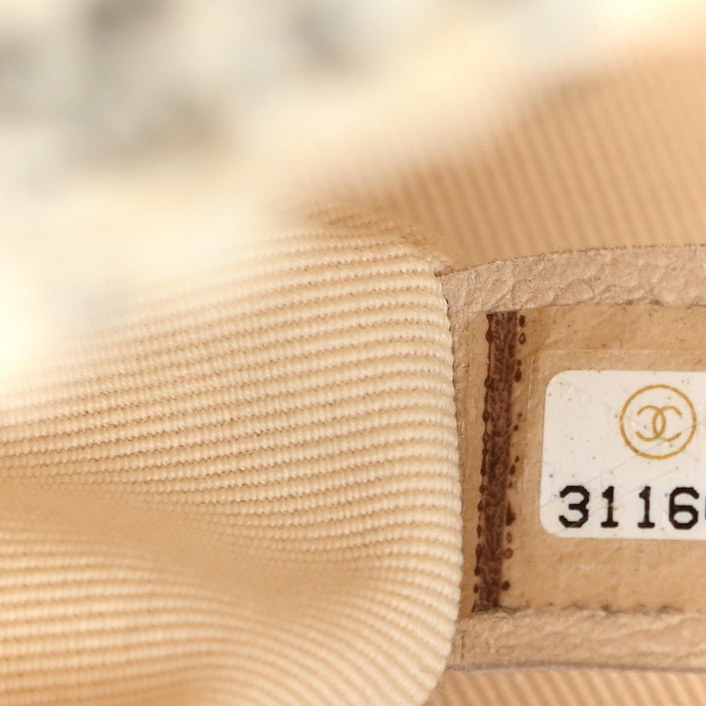 Tweed Quilted Medium Chanel 19 Flap Ecru Black