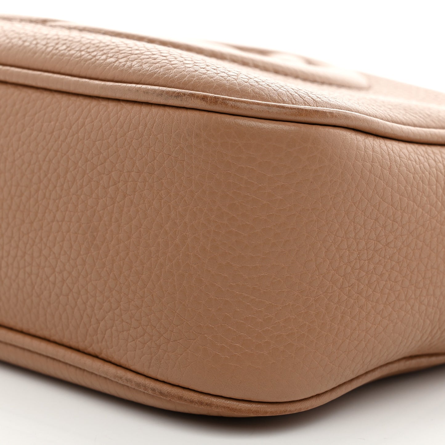 Pebbled Calfskin Small Soho Disco Bag Camelia