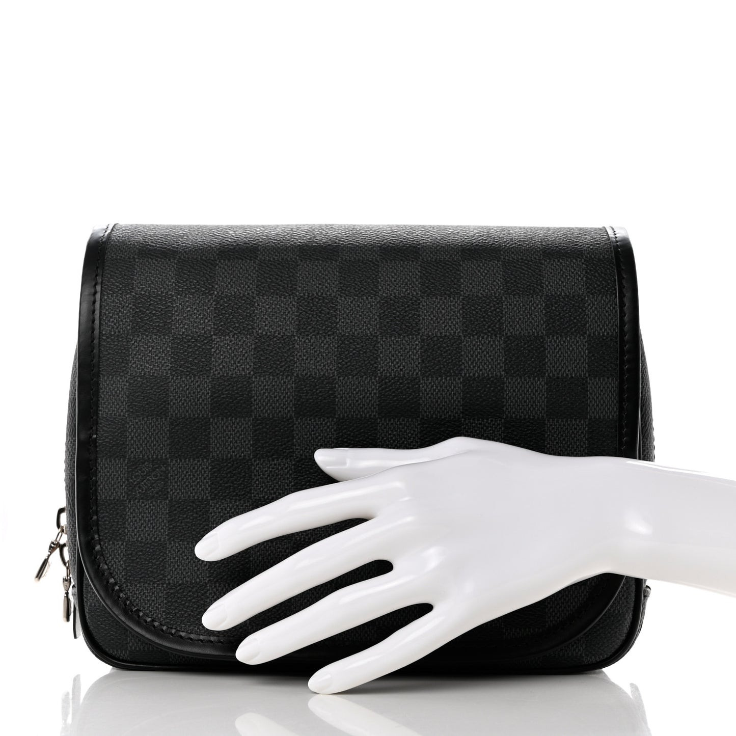 Damier Graphite Hanging Toiletry Kit