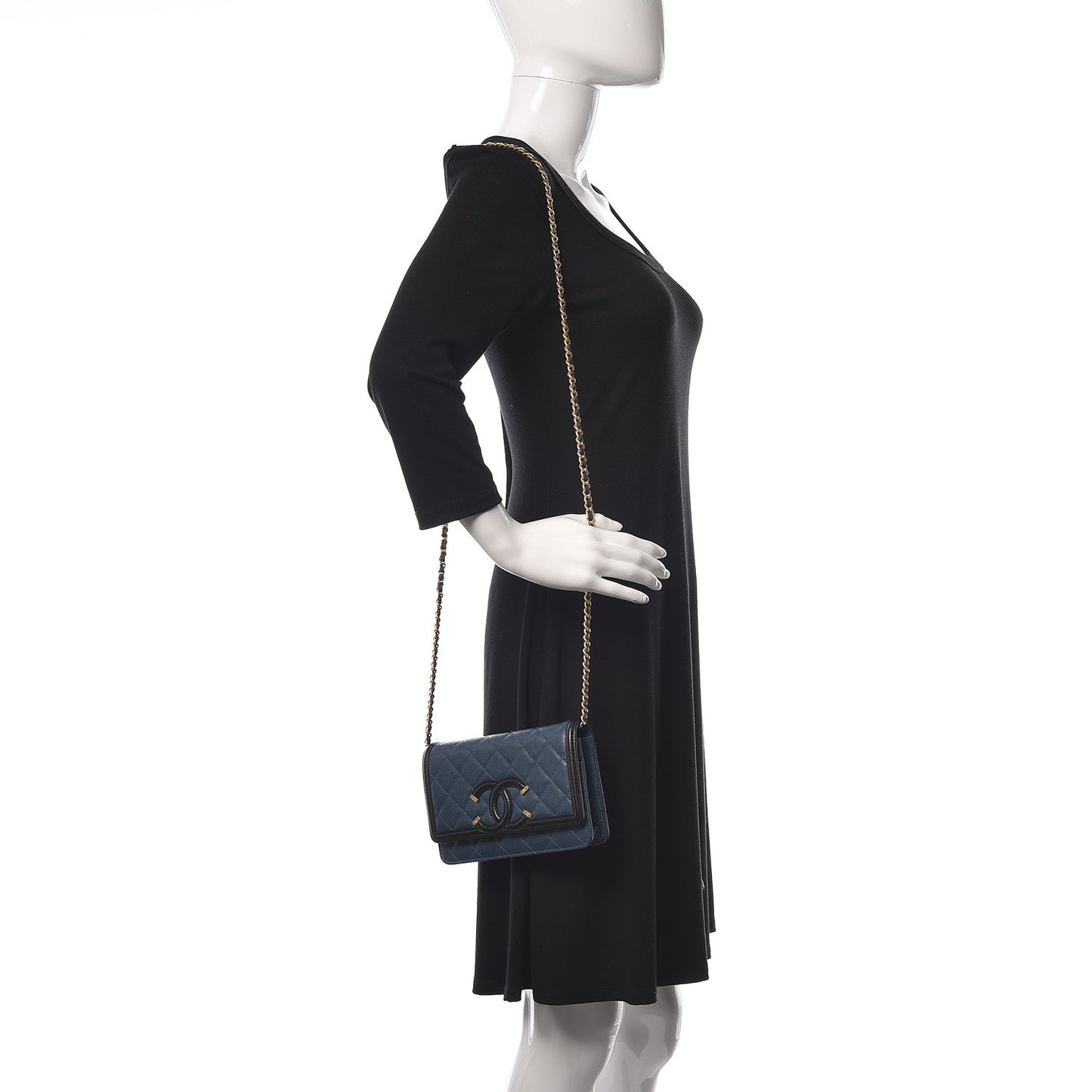 Caviar Quilted CC Filigree Wallet On Chain WOC Navy