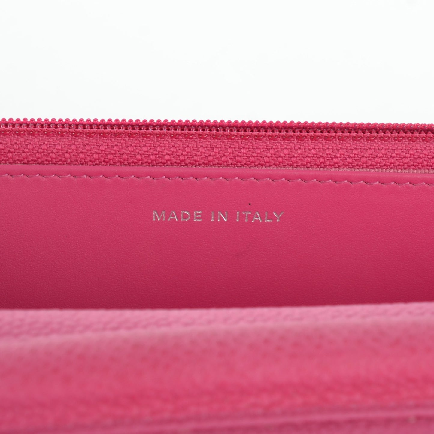 Iridescent Caviar Quilted Wallet on Chain WOC Pink