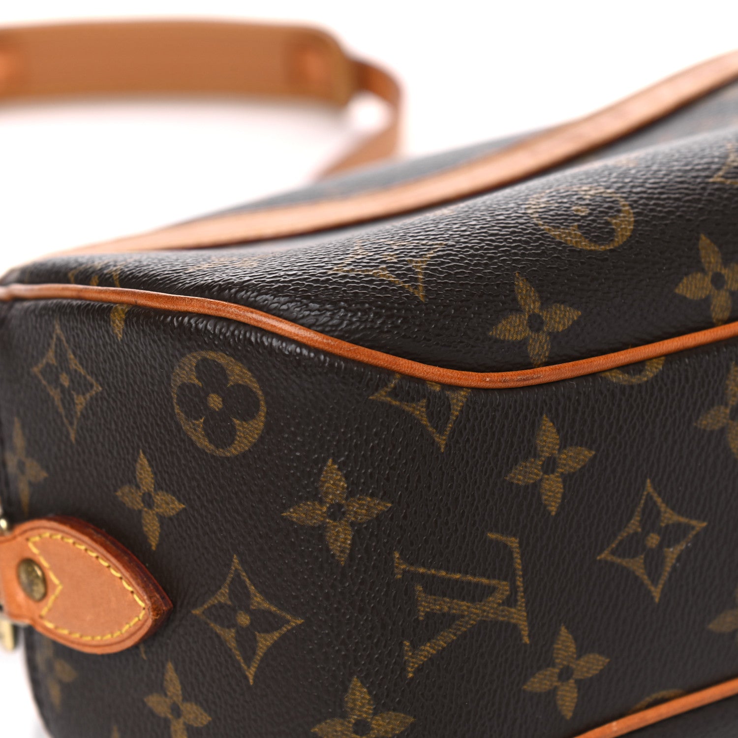 Louis Vuitton Monogram Blois 5 of 15