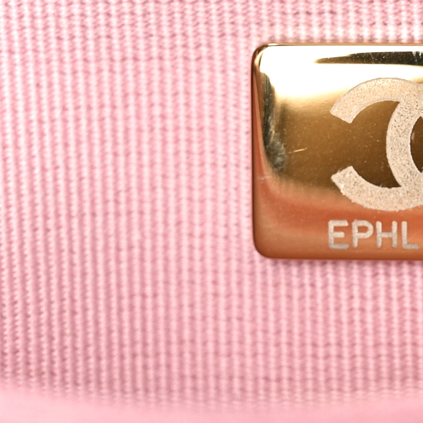 Caviar Quilted Textured CC Wallet on Chain WOC Light Pink