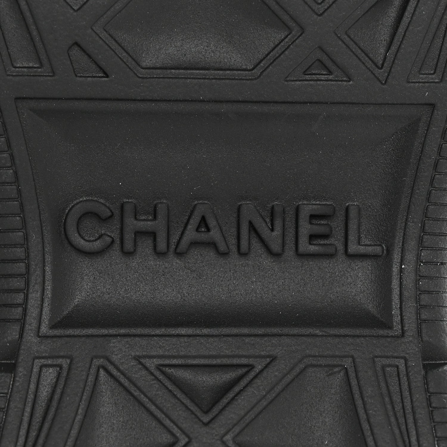 Chanel Velvet Calfskin Mixed Fibers CC Sneakers 36 Ivory Black 6 of 10