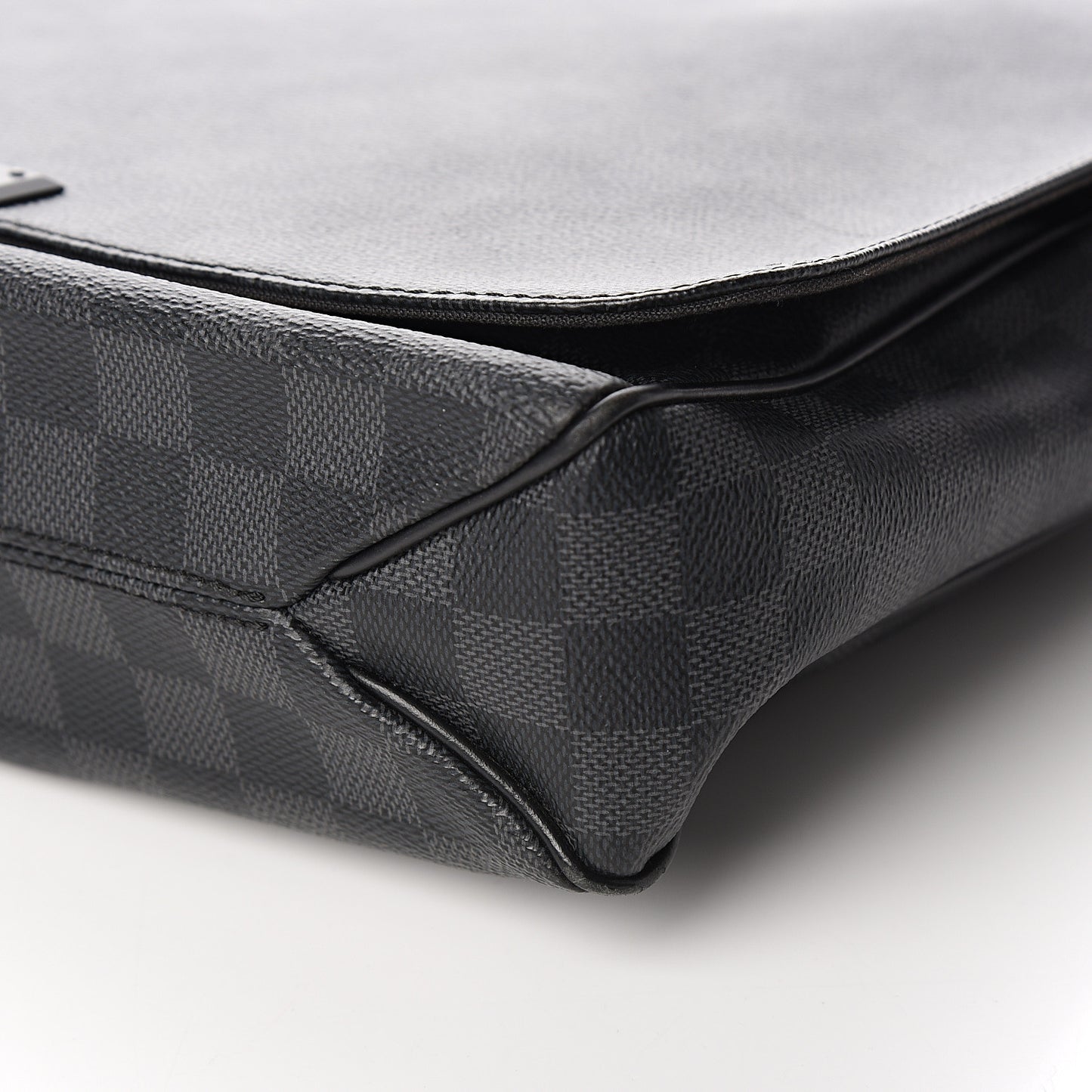 Damier Graphite District MM