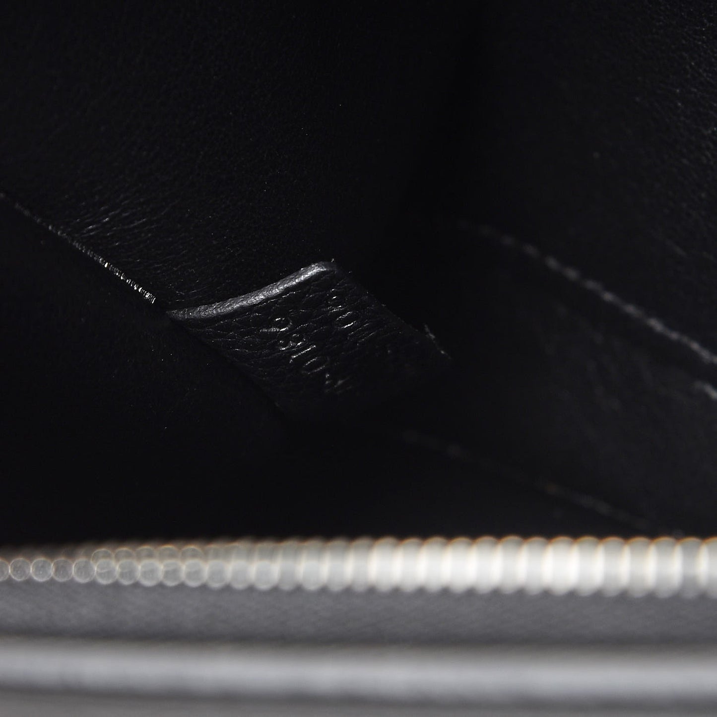 Drummed Calfskin Suede Medium Trapeze Black