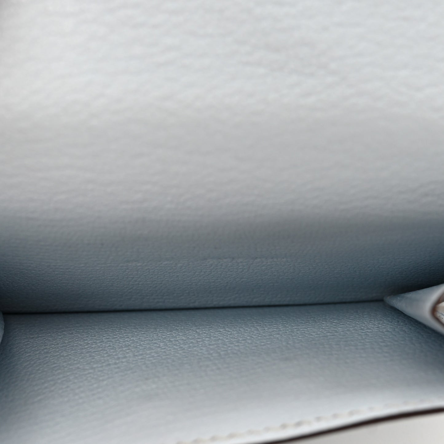 Chevre Mysore Kelly Pocket Compact Wallet Bleu Brume