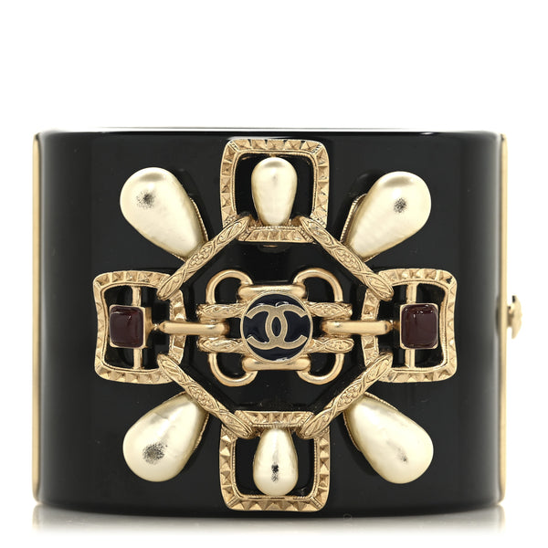Chanel Resin Gripoix Pearl CC Wide Cuff Black 1793380 – FASHIONPHILE