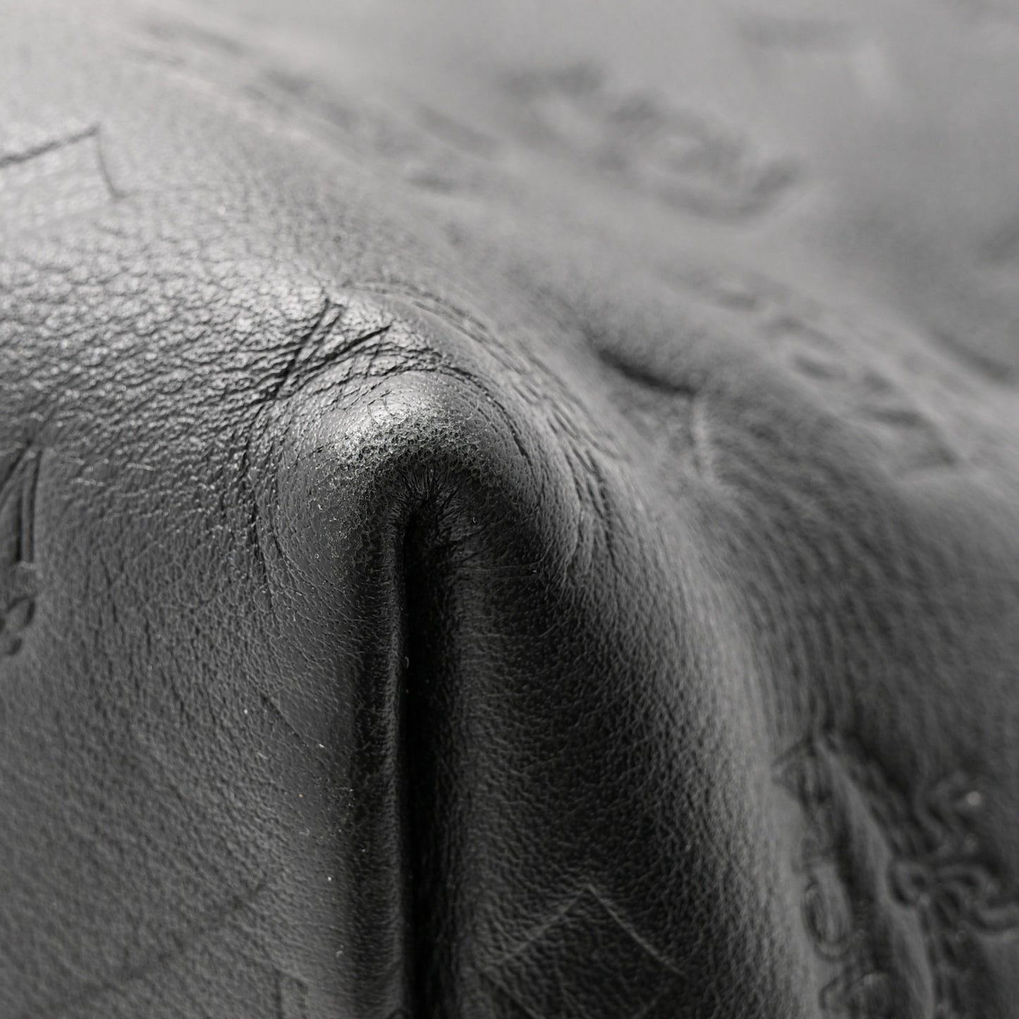 Calfskin Ottomar Large Klara Hobo Black