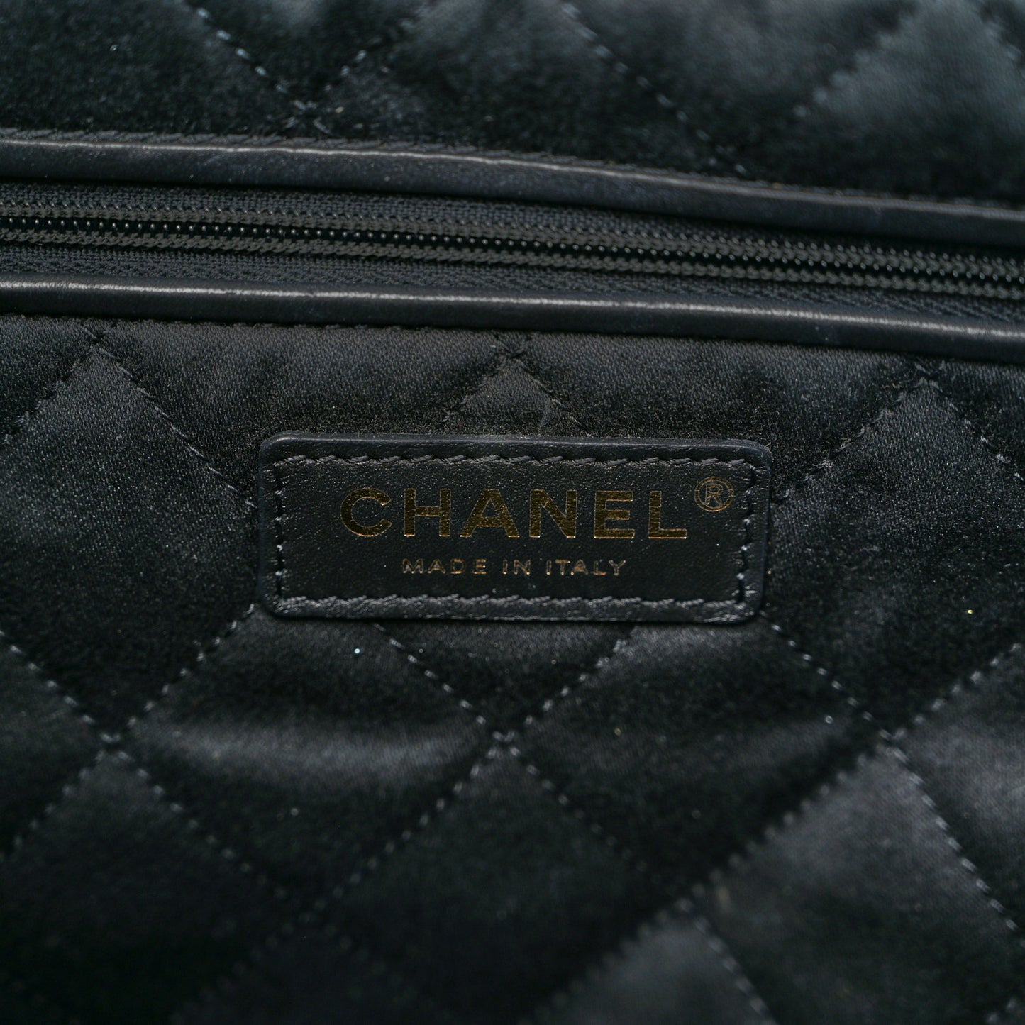 Shiny Calfskin Quilted Small Chanel 22 Black
