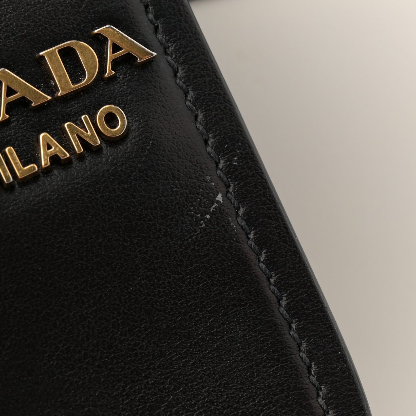 City Calf Saffiano Large Cahier Bag White Black
