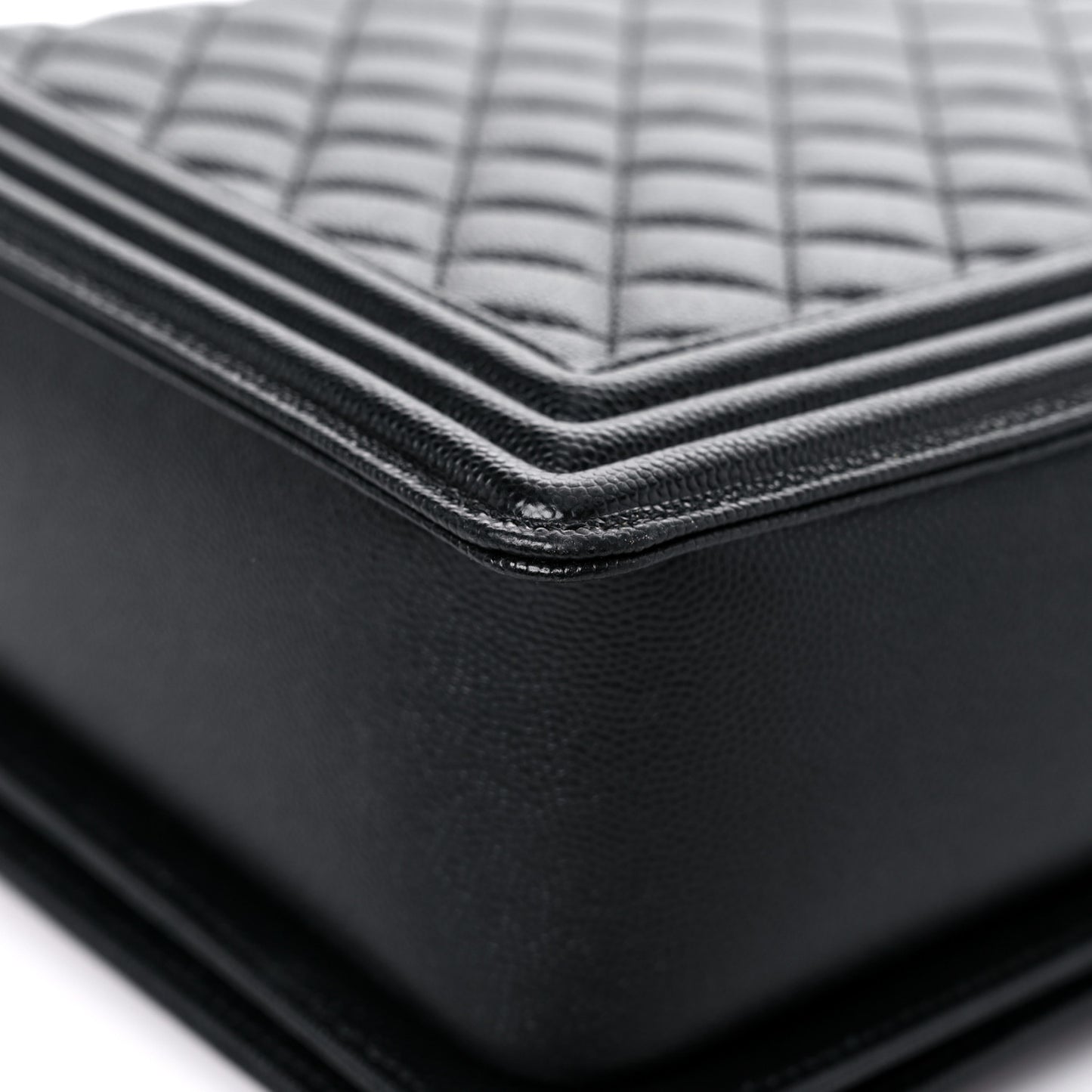 Caviar Quilted Large Boy Flap Black