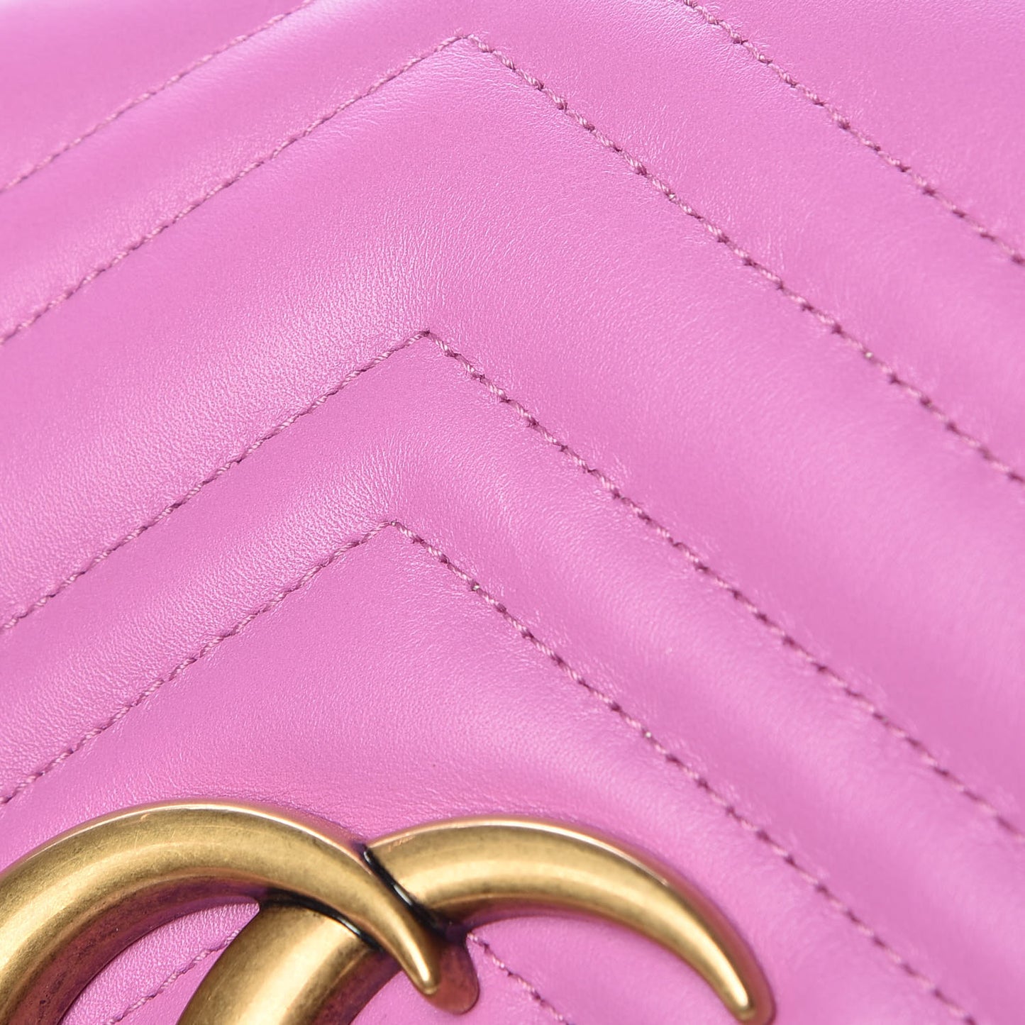 Calfskin Matelasse Medium GG Marmont Shoulder Bag Candy Mousse