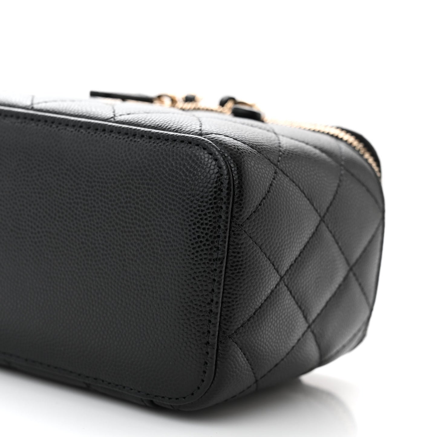 Caviar Quilted Small Vanity Case With Chain Black