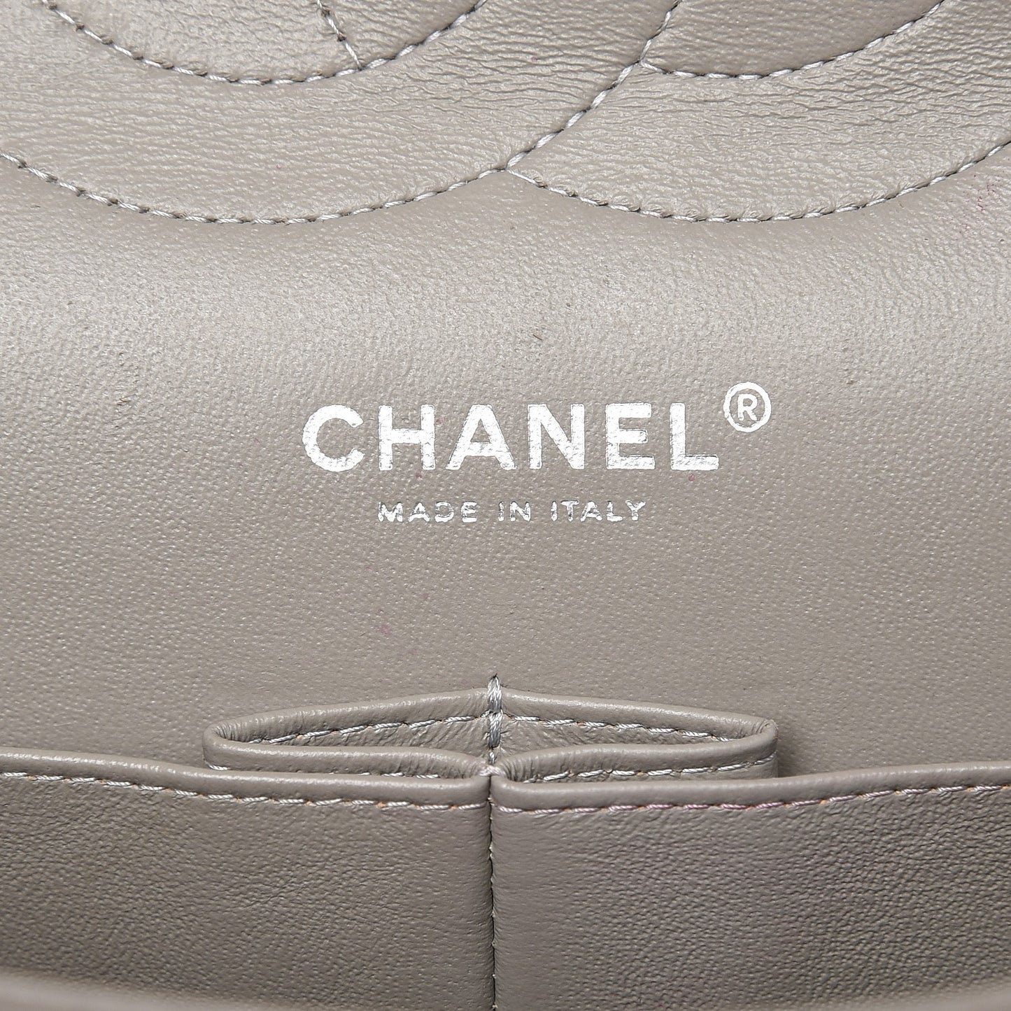 Iridescent Caviar Quilted Jumbo Double Flap Light Grey