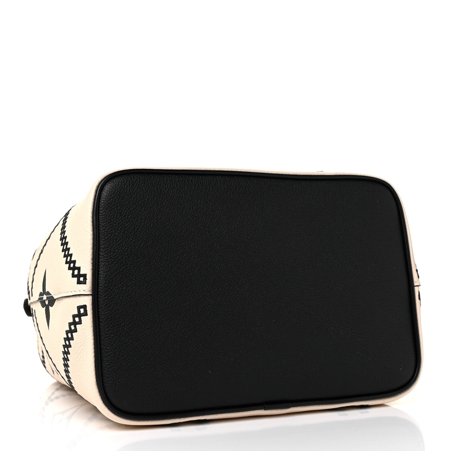 Louis Vuitton Empreinte Monogram Giant Broderies Neonoe MM Cream Black 4 of 8
