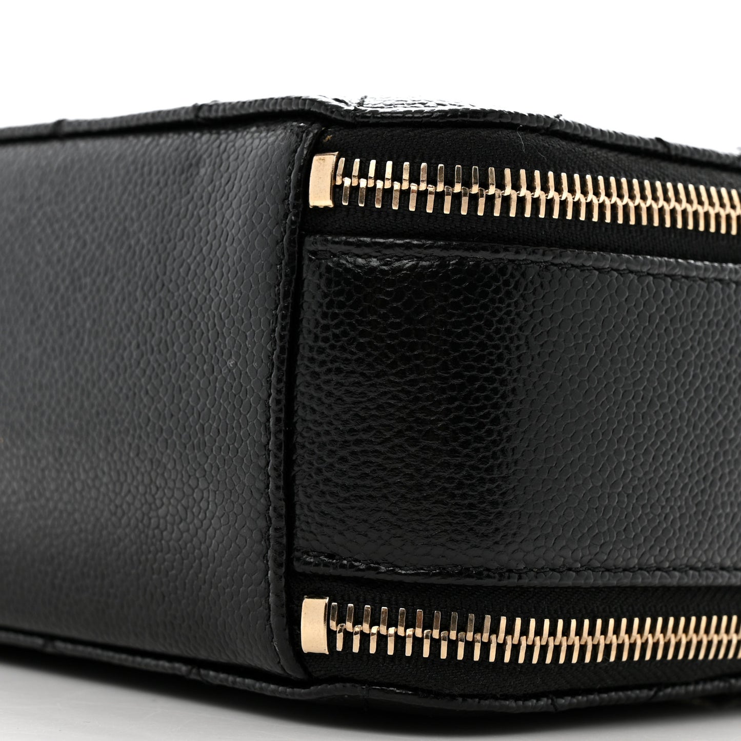 Caviar Quilted Small Pick Me Up Vanity Case Black
