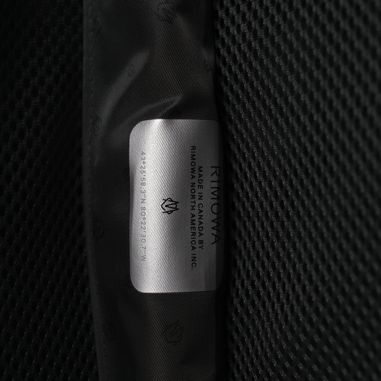 Gloss Polycarbonate Essential Cabin Black