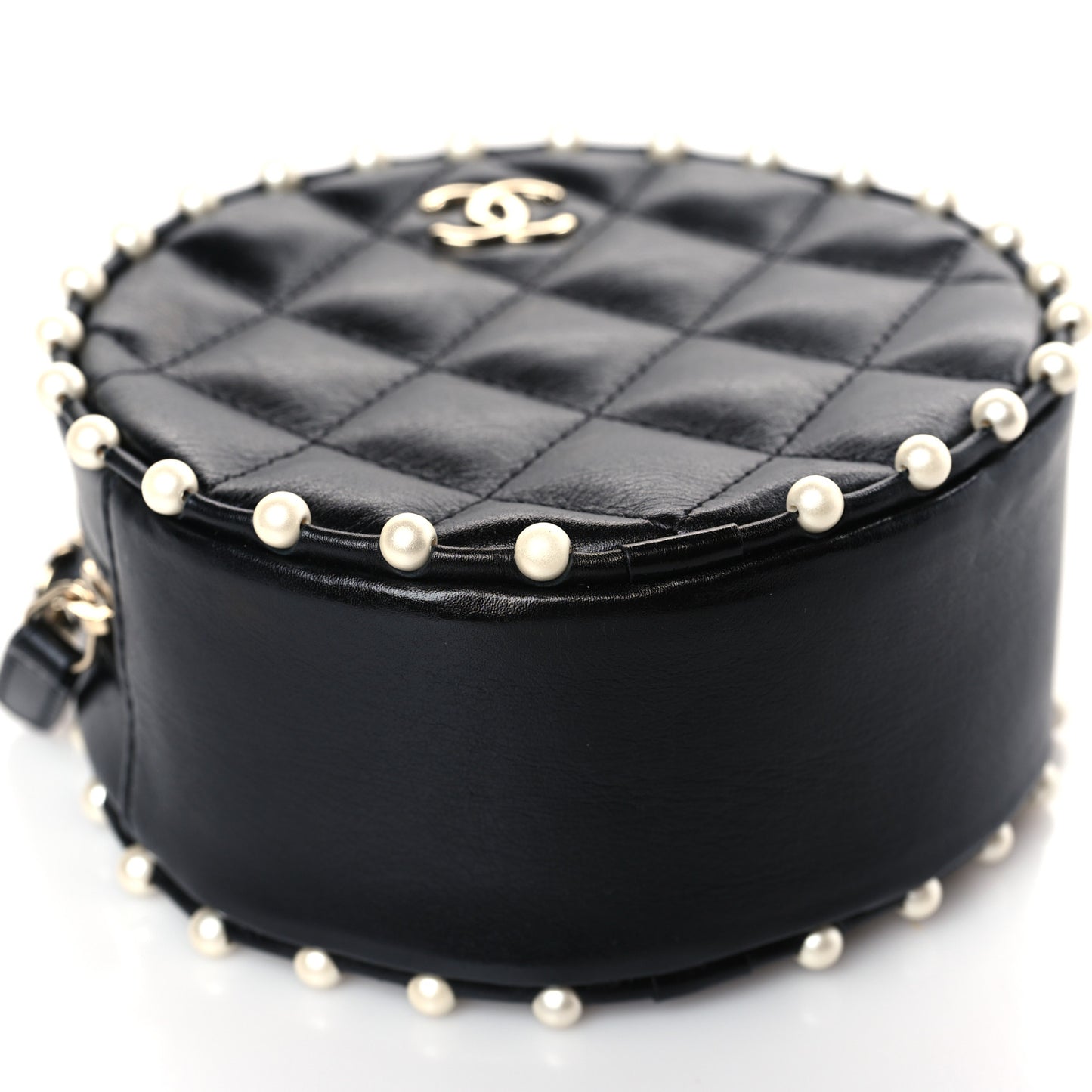 Calfskin Quilted Pearl Round Clutch With Chain Black