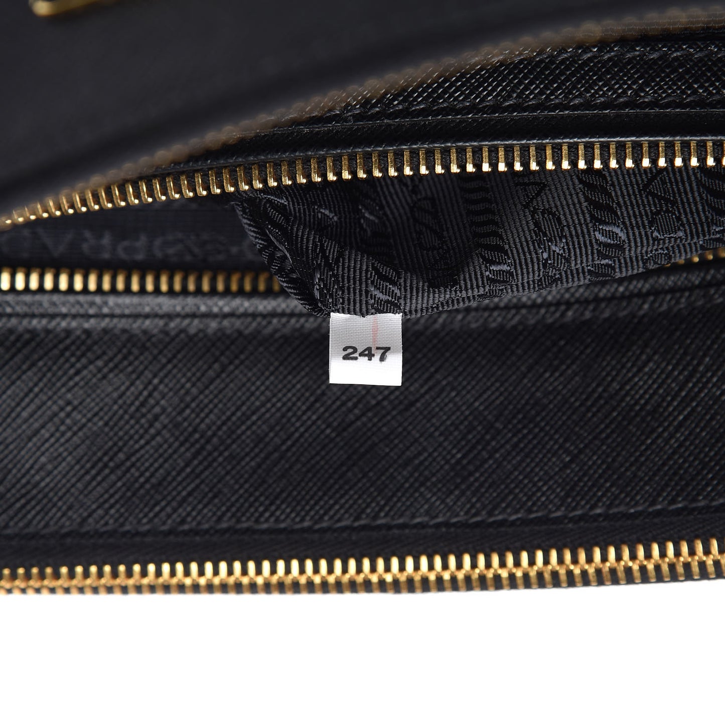 Saffiano Medium Galleria Double Zip Tote Black