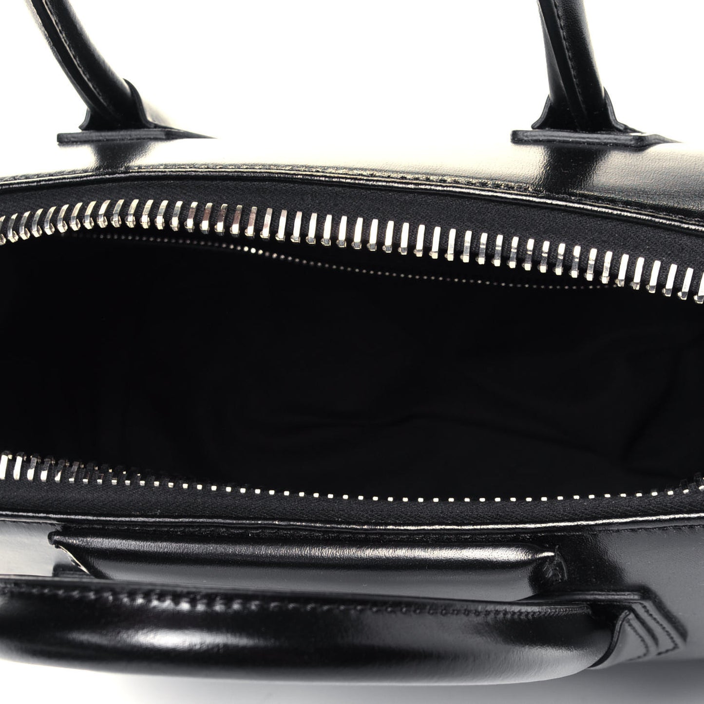 Shiny Lord Calfskin Small Antigona Black