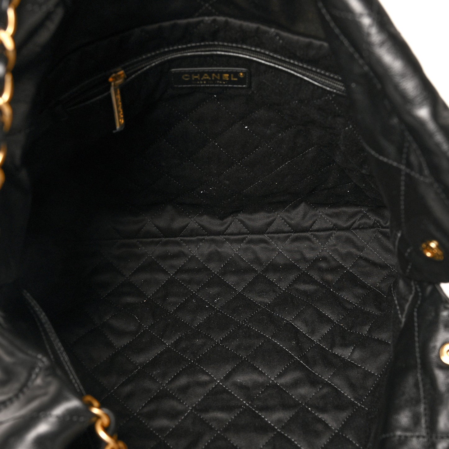Shiny Calfskin Quilted Chanel 22 Black