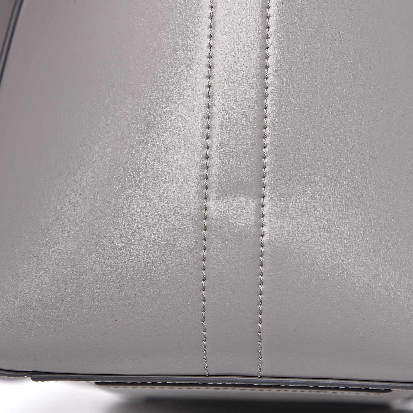Shiny Lord Calfskin Medium Antigona Pearl Grey