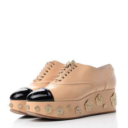 Chanel Crumpled Calfskin Lace Up Platform Oxford 38.5 Beige Black 3 of 10