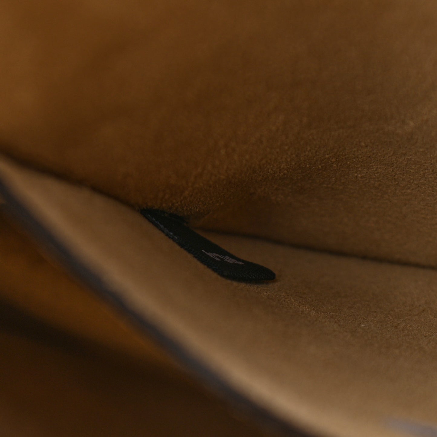 Small Classic Grain Calfskin Marloes Hobo Light Dune