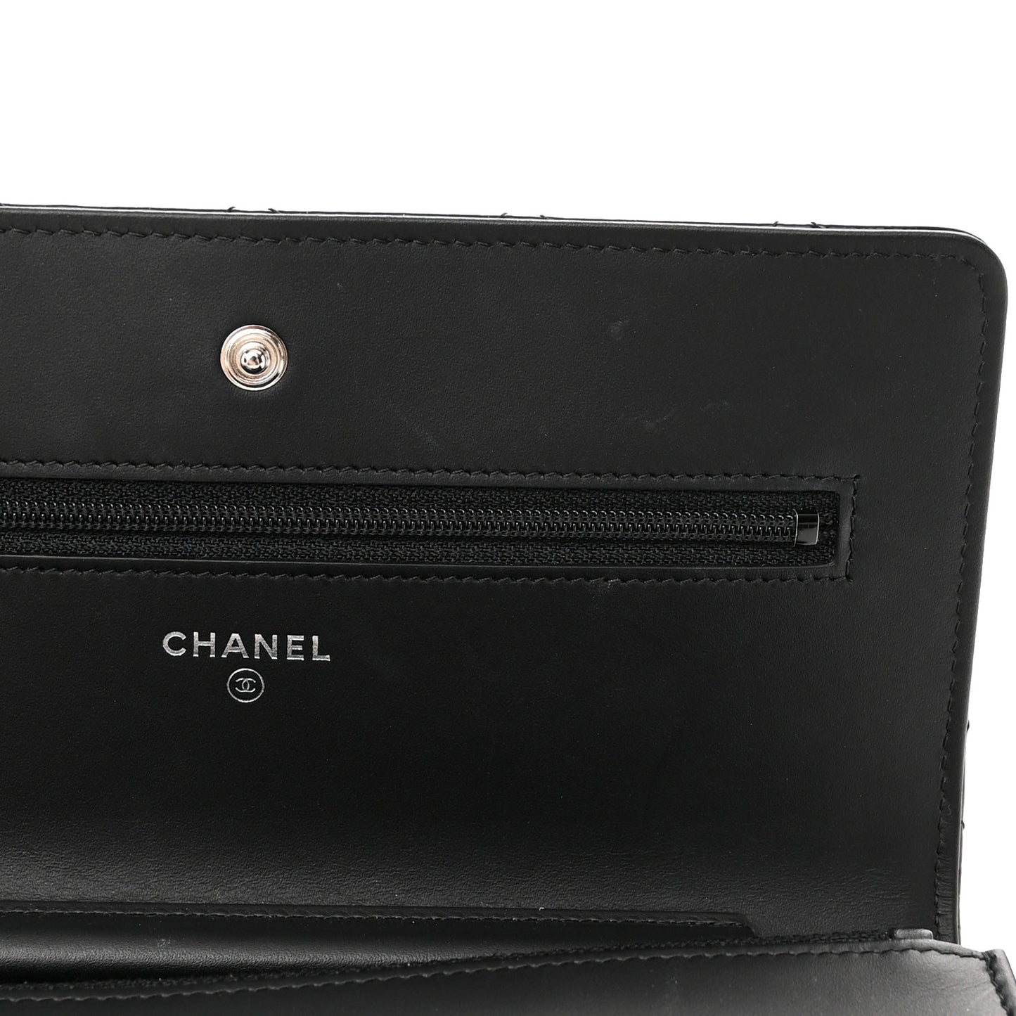 Patent Quilted Wallet On Chain WOC Black
